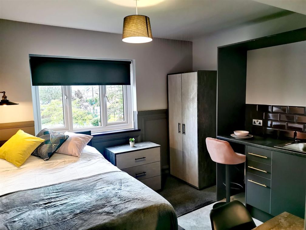 Securing Your Dream Student Room: Why Booking Early for September Matters